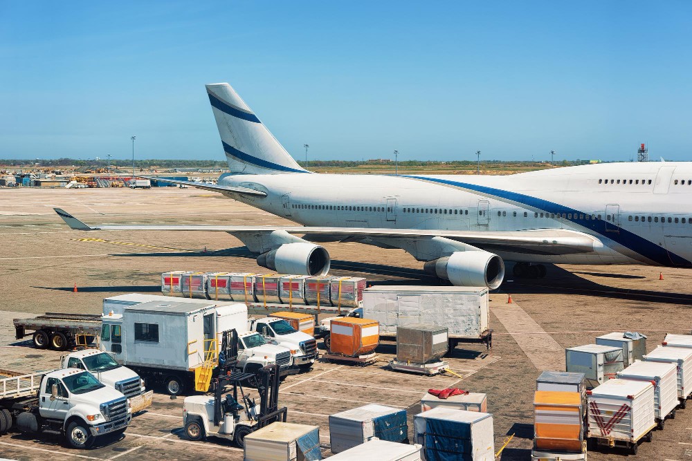 Kelebihan dan Kekurangan Menggunakan Air Freight