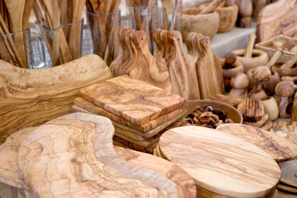 How to Import or Buy Teak Wood Furniture